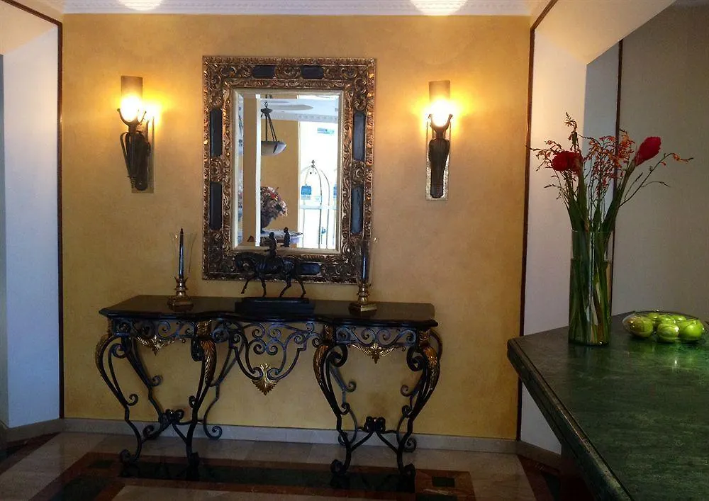 La Colina Suites Hotel Equador