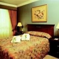 La Colina Suites Hotel