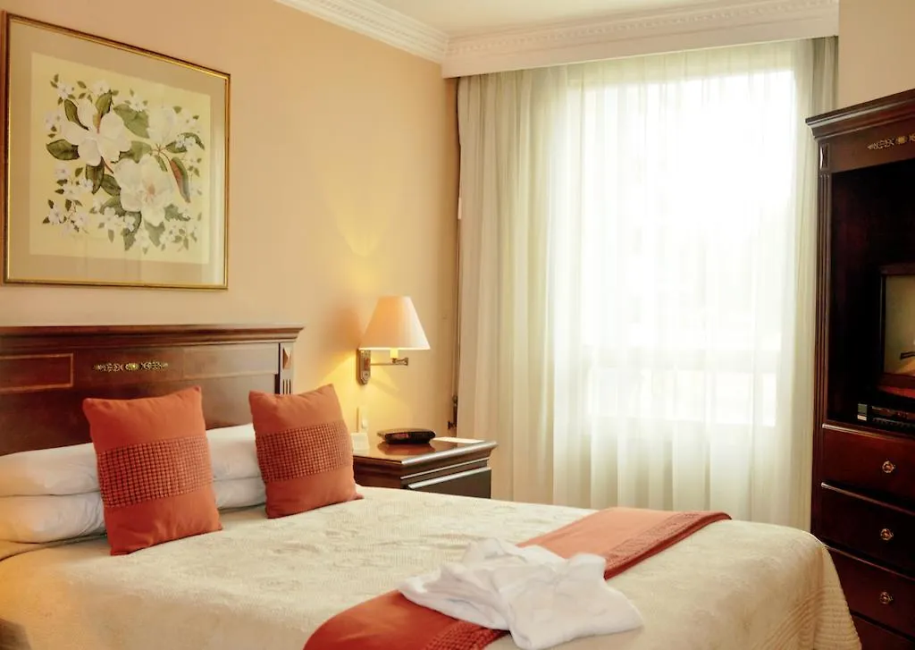 La Colina Suites Hotel