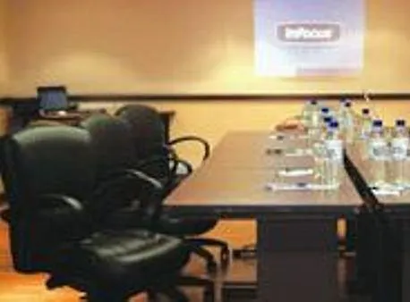 La Colina Suites Hotel